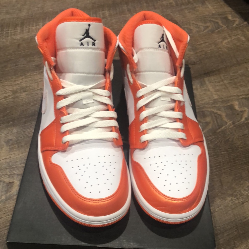 Jordan 1 Mid Metallic Orange 10